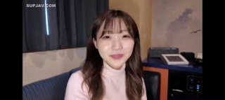 才高中就在宿舍打炮还呜着嘴怕被发现 但女生失控叫的好大声...